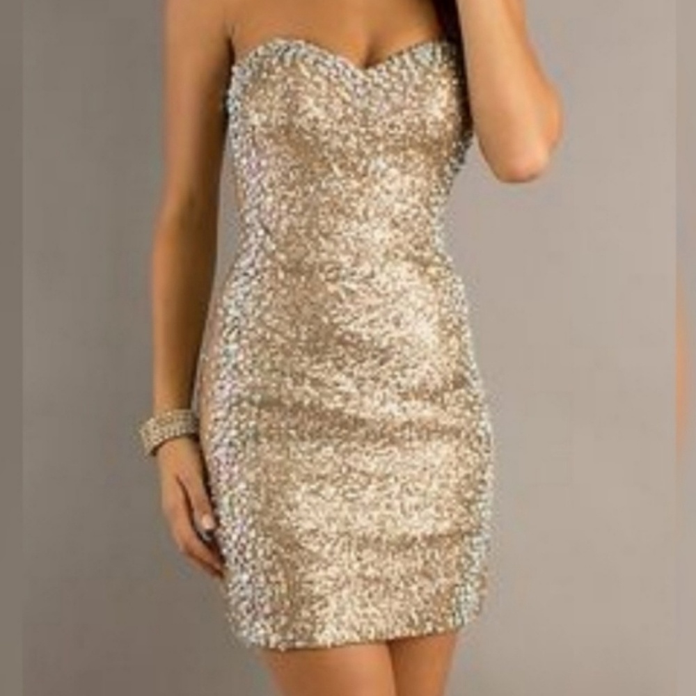 Amilia's Golden Gown